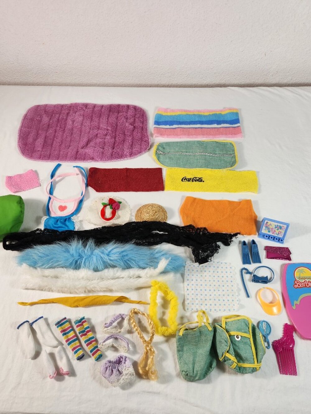 Vintage 1980s BARBIE Accessories LOT Clothes Room Rugs Towels Tools etc. FastShp